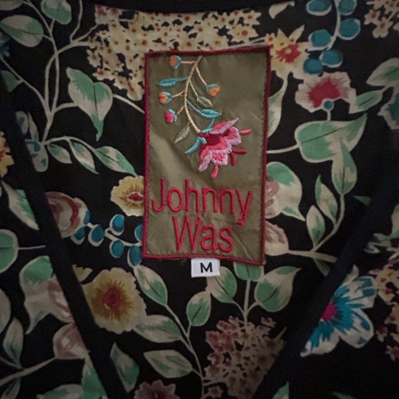 Johnny Was Floral Print Tunic Top Blouse SZ Medium EUC - Picture 3 of 7